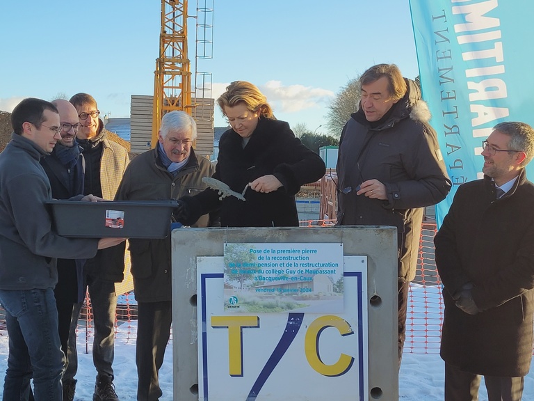 Atelier des Deux Anges - Première pierre, collège de Bacqueville en Caux